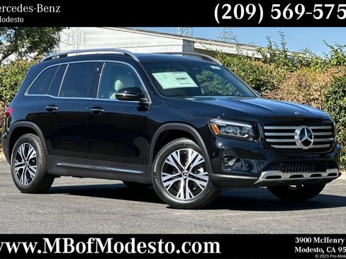 New 2025 Mercedes-Benz GLB 250 4MATIC image 1