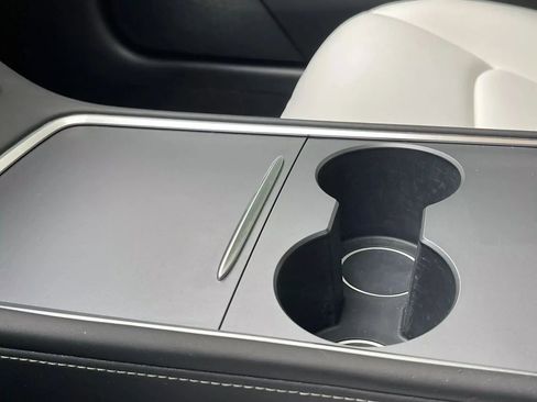 Used 2023 Tesla Model 3 Standard Range image 31