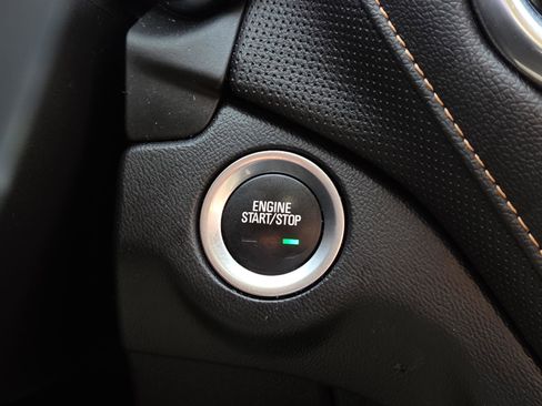 Used 2021 Chevrolet Equinox Premier w/ Redline Edition image 27