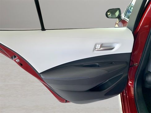 Used 2022 Toyota Corolla SE image 16