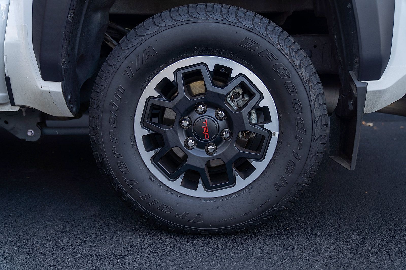 Used 2024 Toyota Tacoma TRD Off-Road w/ TRD Off Road Premium Package AWD/4WD image 22
