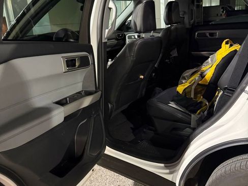 Used 2024 Ford Explorer XLT w/ Equipment Group 202A image 13