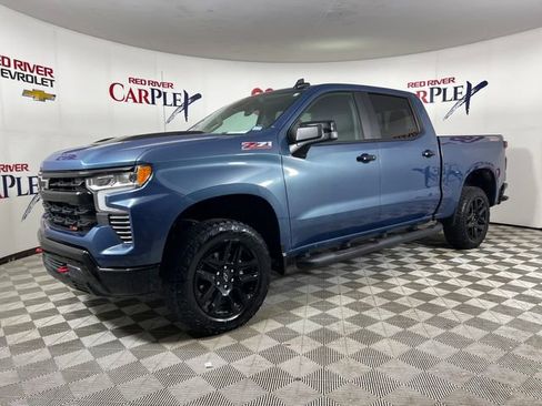 Used 2024 Chevrolet Silverado 1500 LT Trail Boss w/ Convenience Package II AWD/4WD image 3