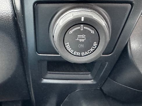 Used 2019 Ford F150 Lariat w/ Equipment Group 502A Luxury AWD/4WD image 19