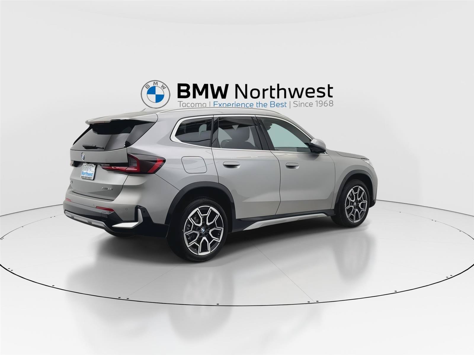 Used 2026 BMW X1 xDrive28i w/ Convenience Package AWD/4WD image 3