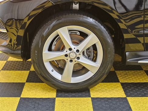 Used 2016 Mercedes-Benz GLE 350 w/ Premium Package image 9