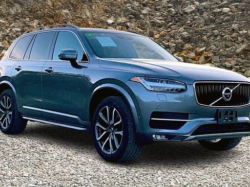 Used 2019 Volvo XC90 T6 Momentum w/ Advanced Package image 9