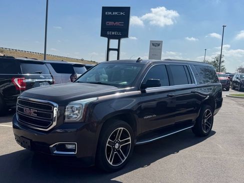 Used 2016 GMC Yukon XL SLT w/ HD Trailering Package RWD image 1