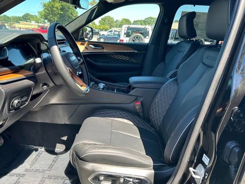 New 2025 Jeep Grand Cherokee Summit image 20