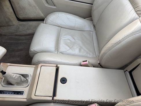 Used 1993 Cadillac Allante FWD image 52