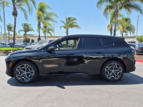 Used 2024 BMW iX xDrive50 w/ Premium Package AWD/4WD image 7
