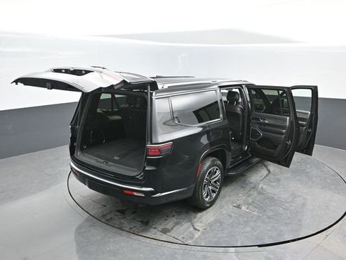 Used 2024 Jeep Wagoneer L Series II w/ Flexible Seating Group image 39