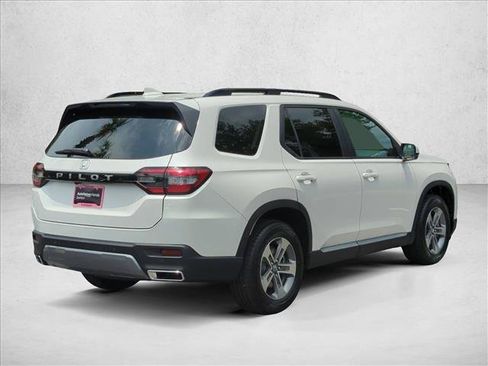 New 2026 Honda Pilot EX-L image 2