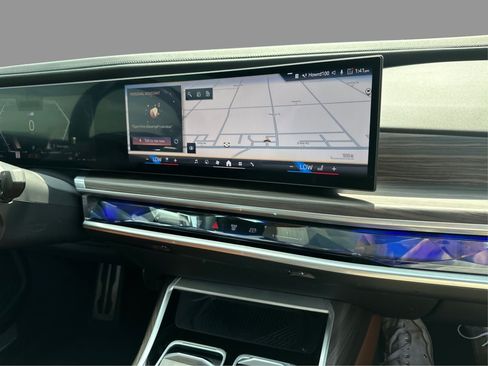 Used 2023 BMW 760i xDrive w/ Luxury Rear Seating Package AWD/4WD image 42