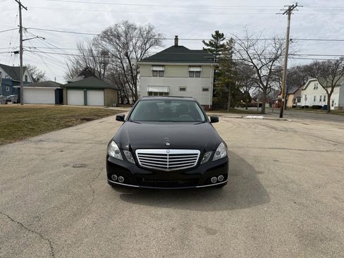 Used 2011 Mercedes-Benz E 350 4MATIC Sedan image 2