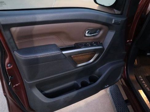 Certified 2019 Nissan Titan Platinum Reserve image 17