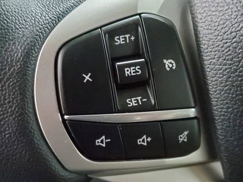 Used 2023 Ford Explorer XLT image 30