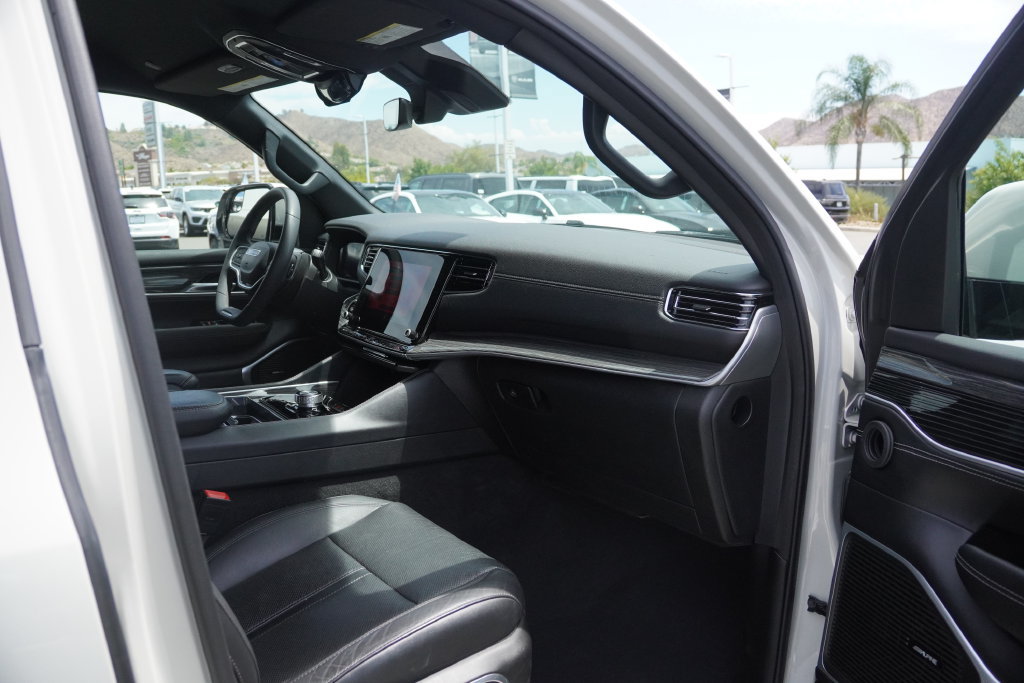 Certified 2022 Jeep Wagoneer Series II RWD image 32