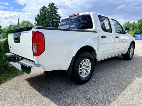 Used 2021 Nissan Frontier SV AWD/4WD image 4