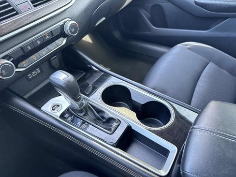 Used 2023 Nissan Altima 2.5 SV FWD image 26