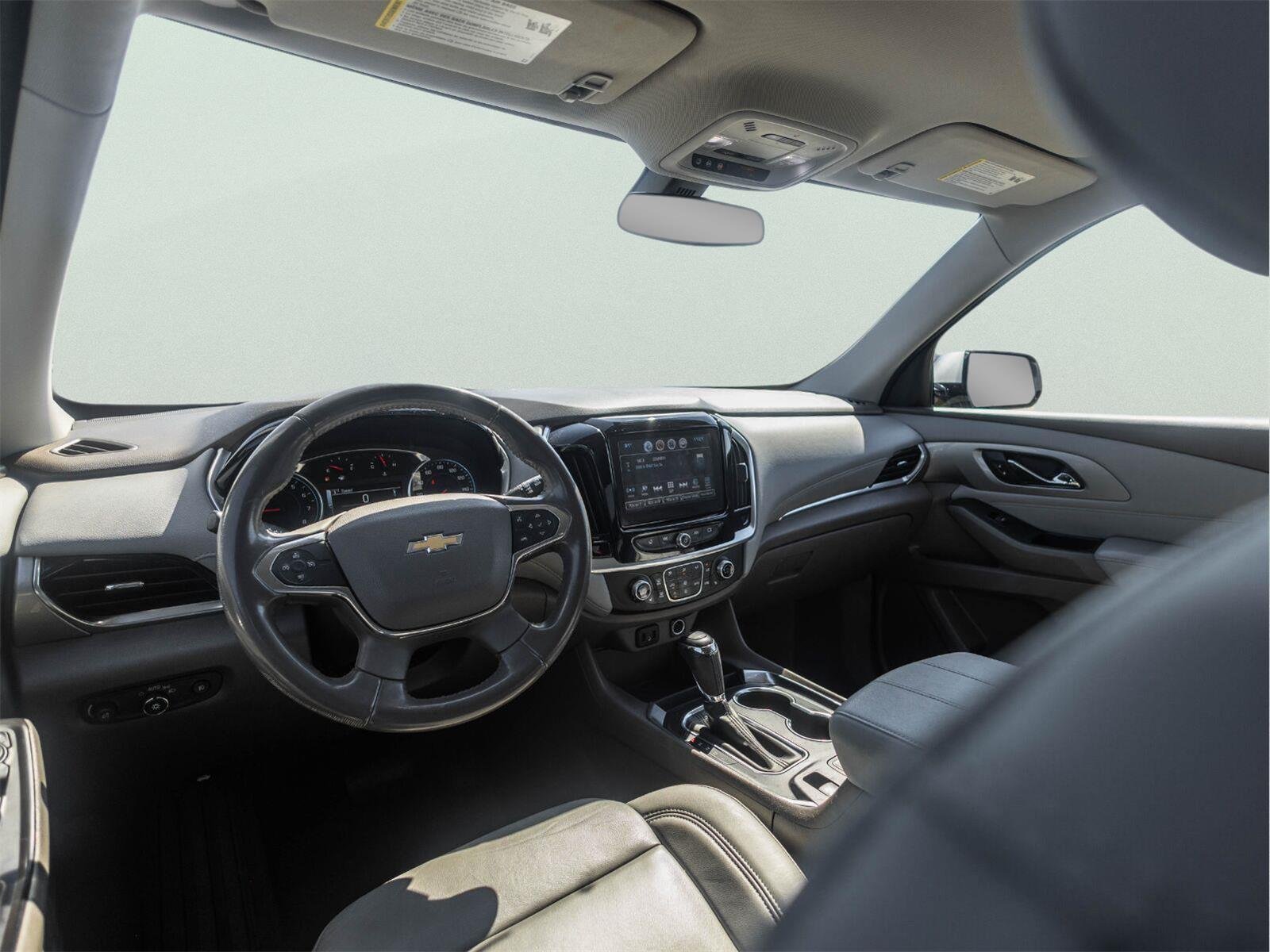 Used 2019 Chevrolet Traverse LT FWD image 2