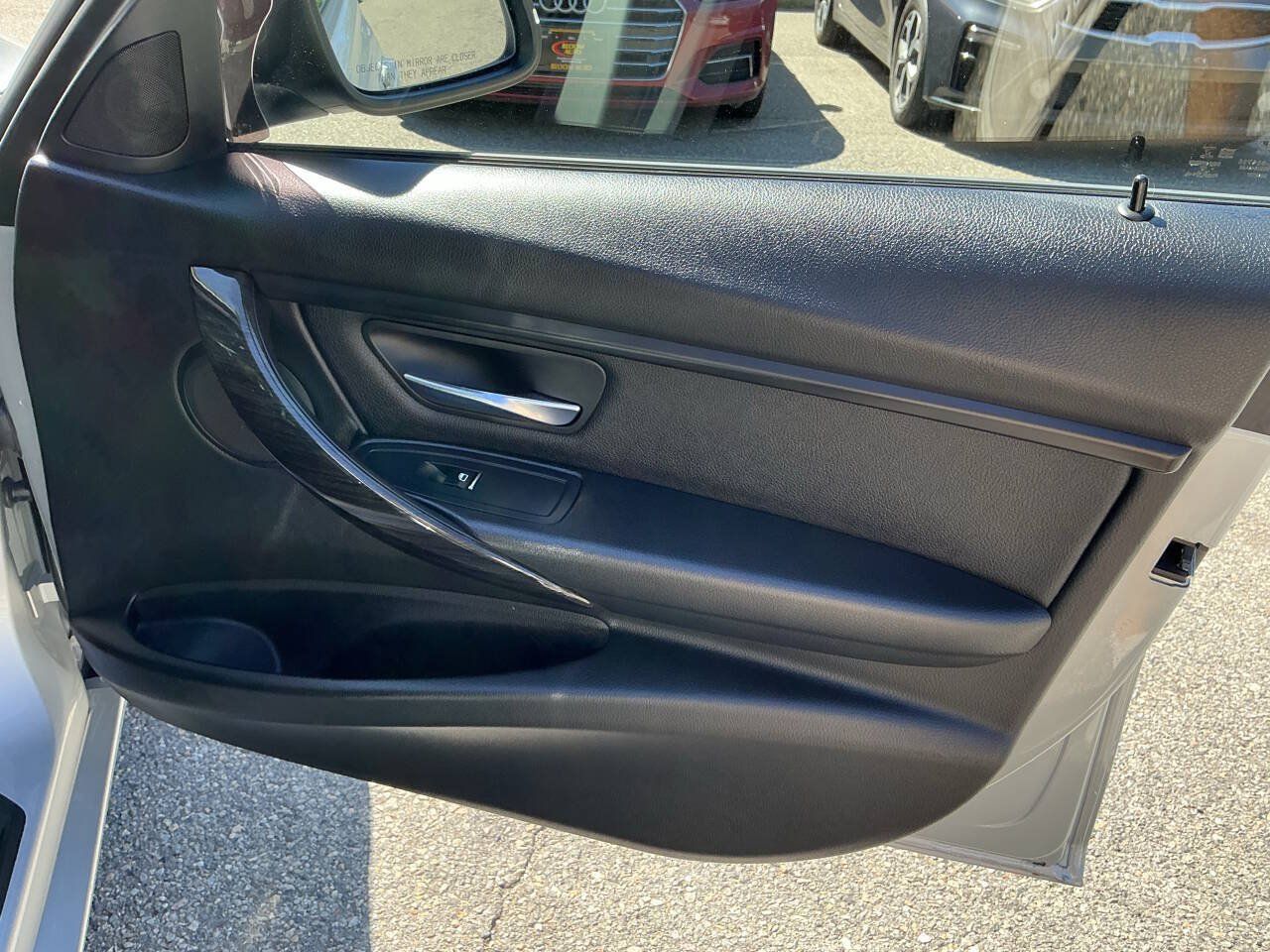 Used 2018 BMW 320i xDrive Sedan AWD/4WD image 34