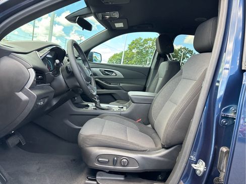 Certified 2023 Chevrolet Traverse LT FWD image 7