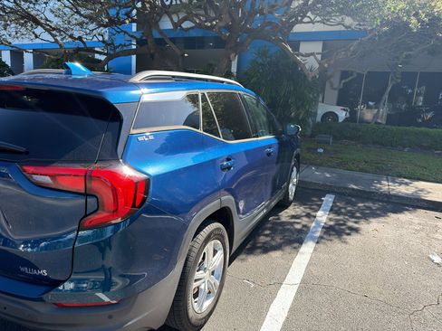 Used 2020 GMC Terrain SLE w/ Driver Convenience Package image 7