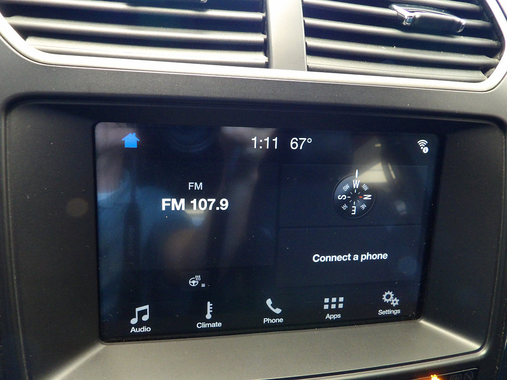 Used 2018 Ford Explorer XLT w/ Equipment Group 202A FWD image 36