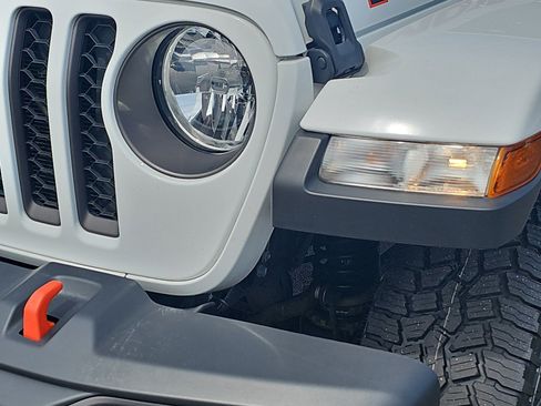 Used 2023 Jeep Gladiator Mojave w/ Cold Weather Group AWD/4WD image 29