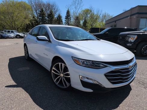 Used 2024 Chevrolet Malibu LT FWD image 3