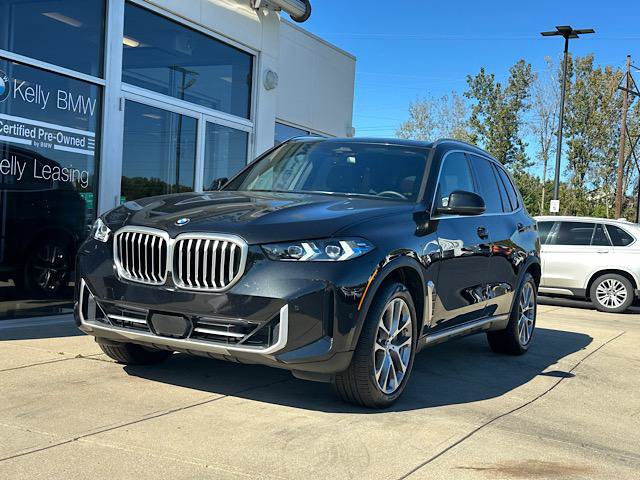 Used 2024 BMW X5 xDrive40i w/ Premium Package AWD/4WD image 3