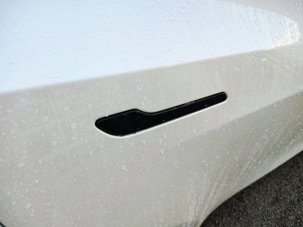 Used 2022 Tesla Model Y Performance AWD/4WD image 15