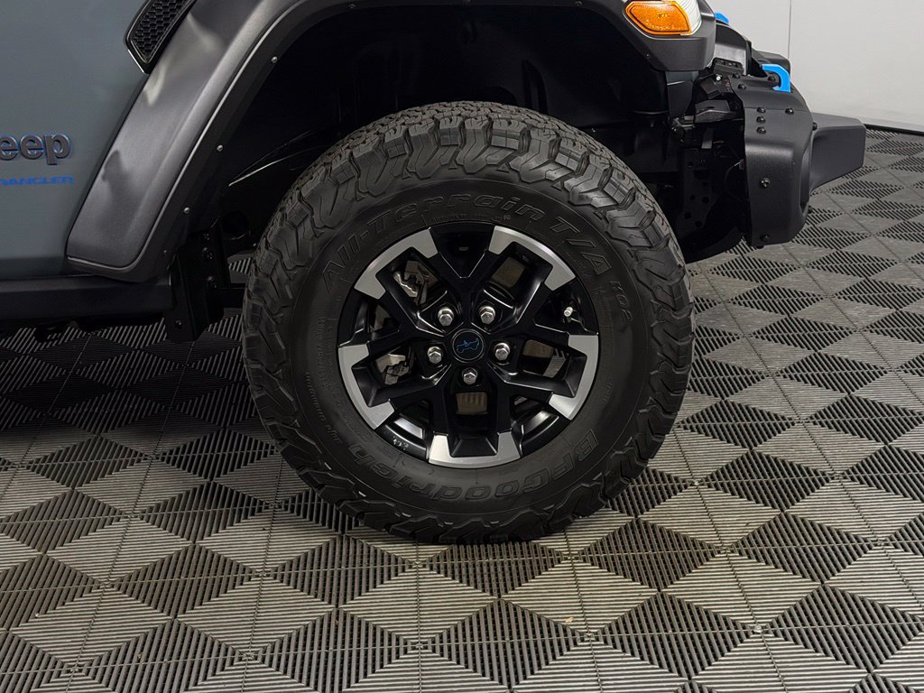 Used 2024 Jeep Wrangler Unlimited Rubicon 4xe w/ Capability Package AWD/4WD image 12