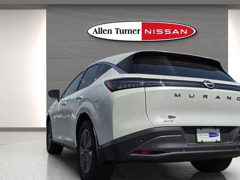 Used 2025 Nissan Murano SL image 9