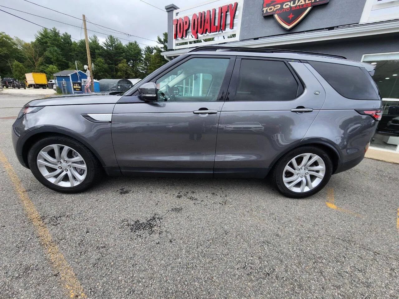 Used 2019 Land Rover Discovery HSE AWD/4WD image 8
