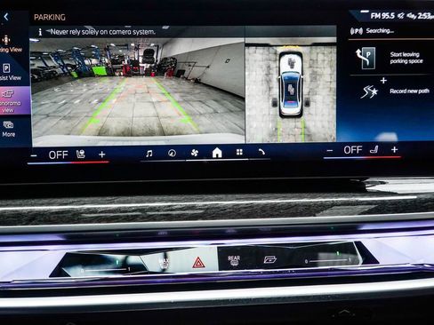 Used 2025 BMW 740i RWD image 26