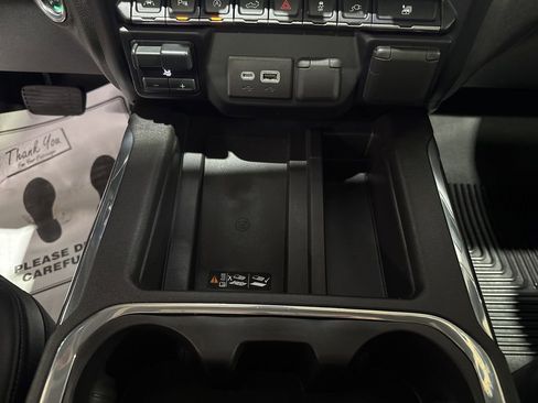 Used 2020 Chevrolet Silverado 1500 LTZ w/ LTZ Premium Package AWD/4WD image 34