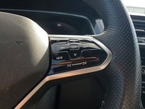 Used 2024 Volkswagen Tiguan SE R-Line image 26