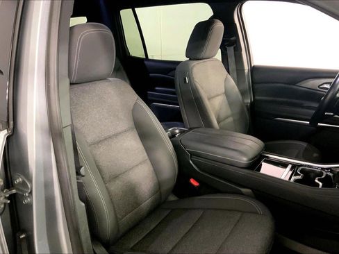 Used 2024 Chevrolet Traverse LT AWD/4WD image 7