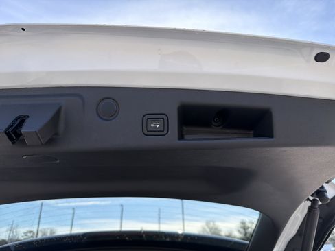 Used 2020 Chevrolet Equinox LT image 21