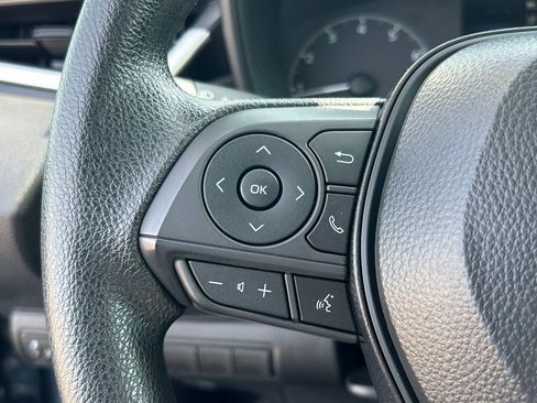 Used 2025 Toyota Corolla LE FWD image 25