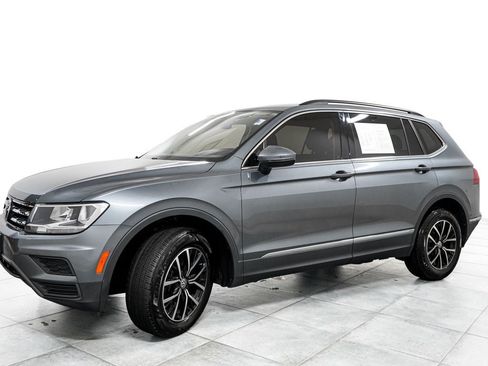 Used 2021 Volkswagen Tiguan SE w/ Panoramic Sunroof Package AWD/4WD image 4