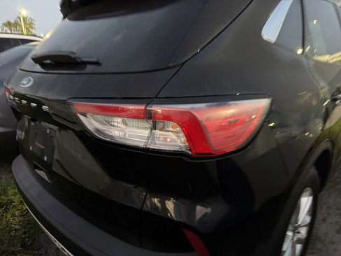Used 2020 Ford Escape SE FWD image 9
