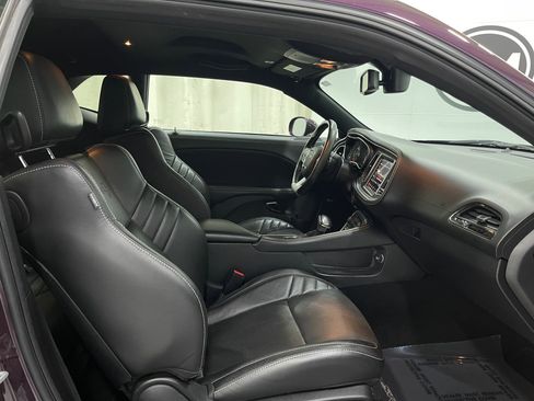 Used 2022 Dodge Challenger SRT Hellcat w/ Plus Package RWD image 31
