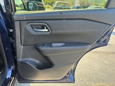 Used 2024 Nissan Rogue Platinum w/ Platinum Premium Package AWD/4WD image 33