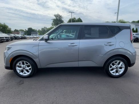 Used 2023 Kia Soul LX w/ LX Technology Package FWD image 5