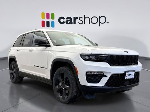 Used 2023 Jeep Grand Cherokee Limited w/ Black Appearance Package image 7