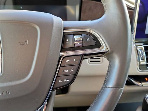 Used 2020 Lincoln Navigator Reserve w/ Luxury Package image 16