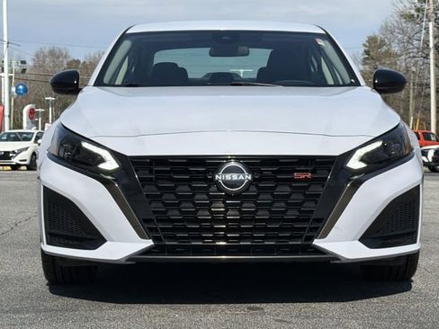 Certified 2024 Nissan Altima 2.5 SR FWD image 3